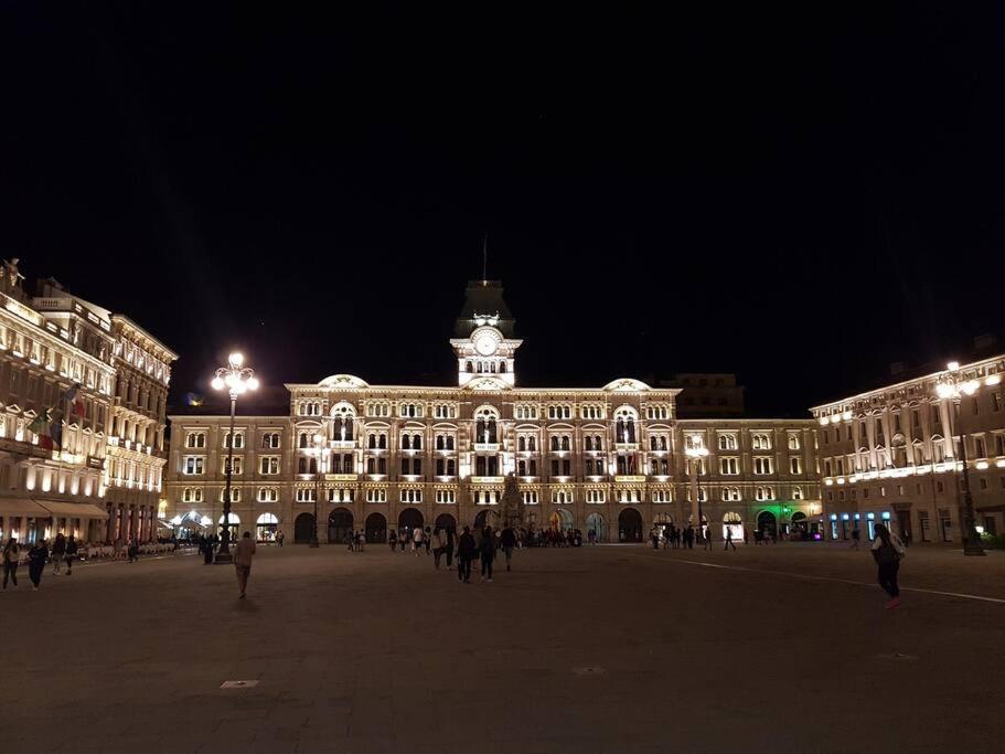 Still Und Stilvoll Im Stadtzentrum Apartment Trieste Bagian luar foto